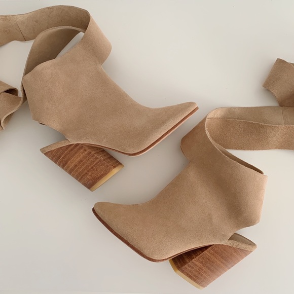 SOLD - A DÉTACHER Austen Boots 7 - Picture 2 of 8